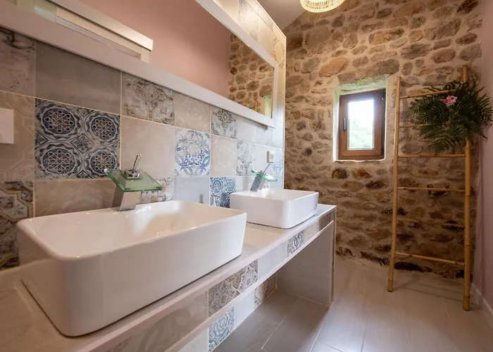 Granja Sierra Hermosa * Cecenas